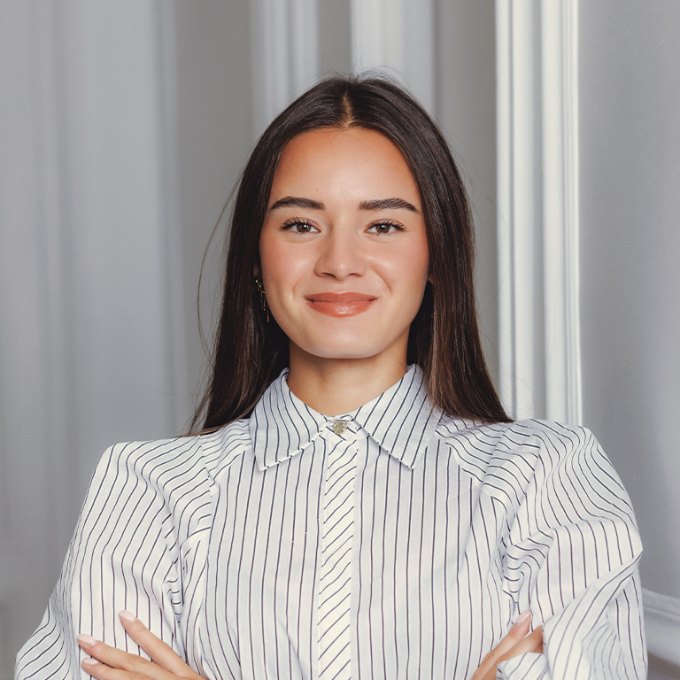Portrait d'Apolline Dzu - Conseiller en investissements financiers - Groupe Yzor